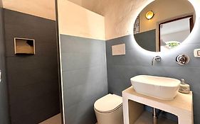 Villa Pomelia, Villa Nel Corso Di Santa Marina Salina A 50 Mt Dal Mare